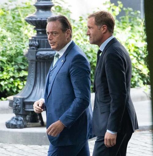Bart De Wever en Paul Magnette op weg naar de koning na de verkiezingen in 2020