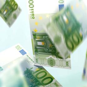 geldbiletten van 100 euro dwarrelen in het rond
